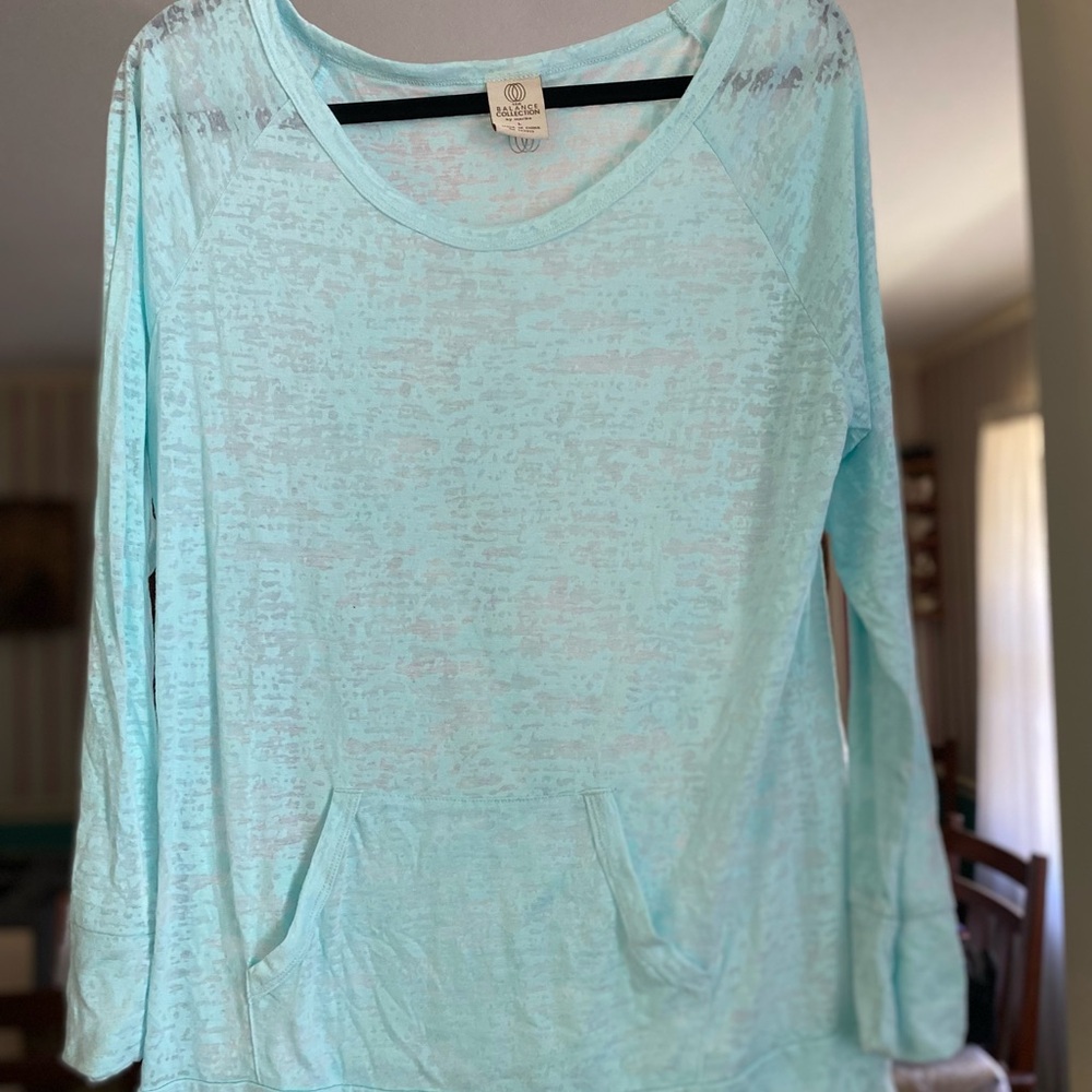 2 Yoga Blouses Light Blue and Light Pink Women's Yoga Tops